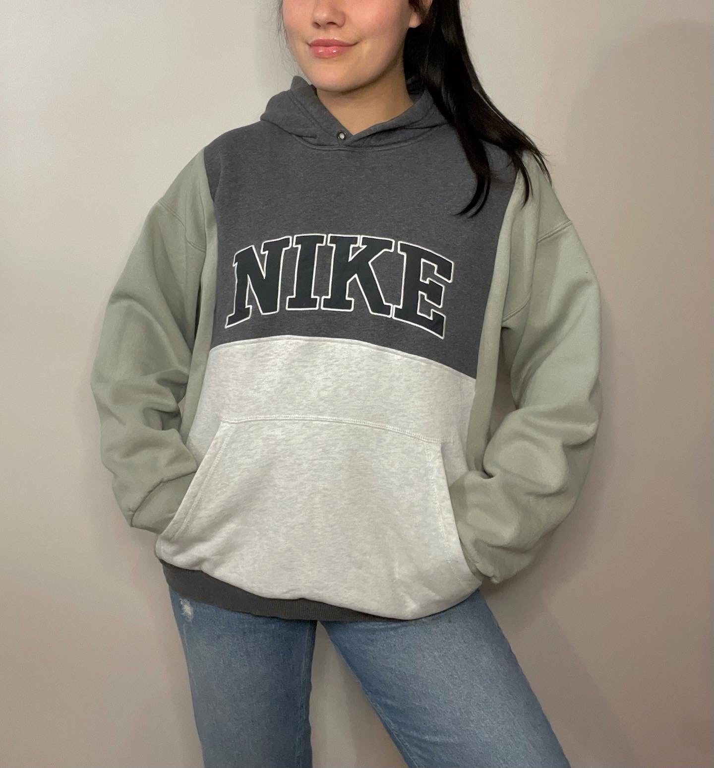 spellout colorblock hoodie